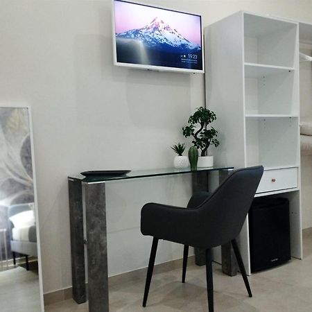 Agatha Modern Elegant Rooms Сант'Агата-ді-Мілітелло Екстер'єр фото