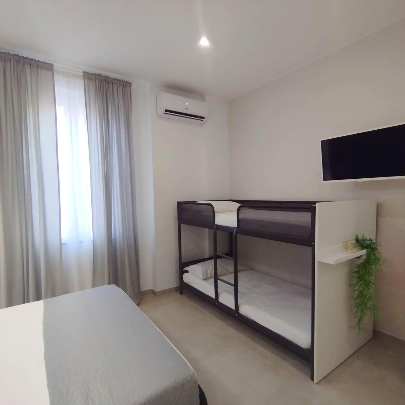 Agatha Modern Elegant Rooms Сант'Агата-ді-Мілітелло Екстер'єр фото