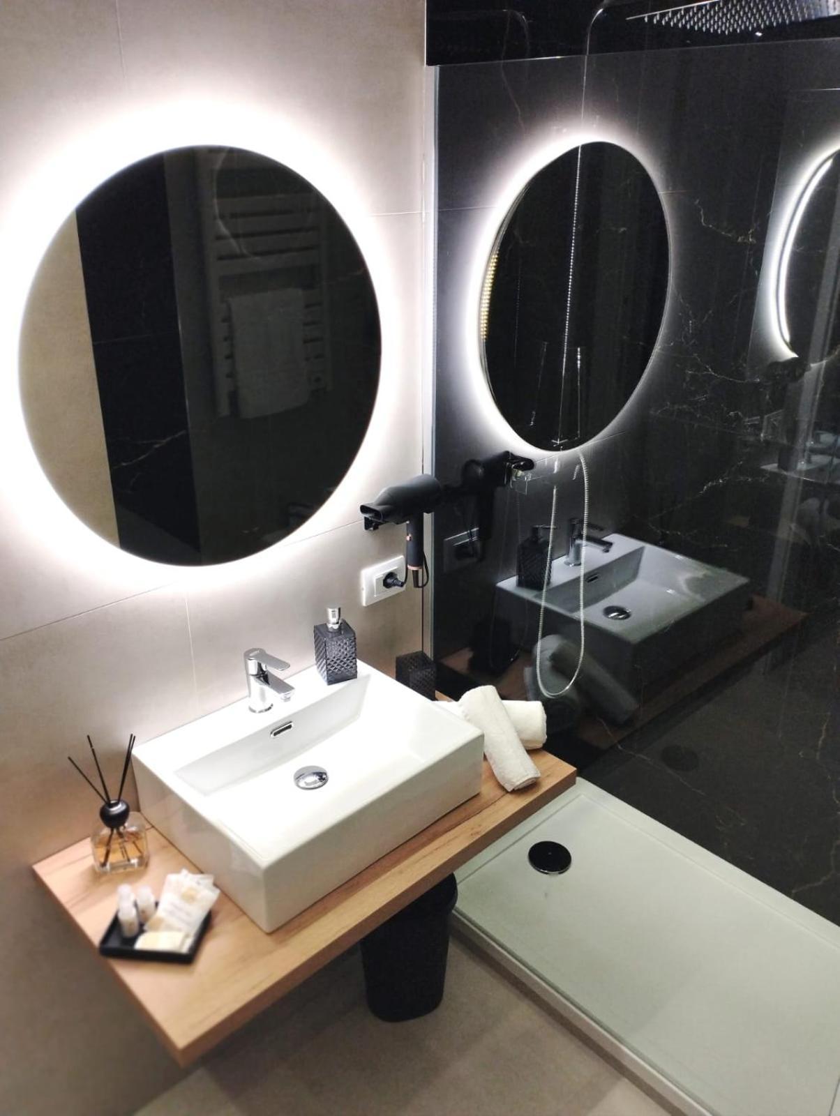 Agatha Modern Elegant Rooms Сант'Агата-ді-Мілітелло Екстер'єр фото