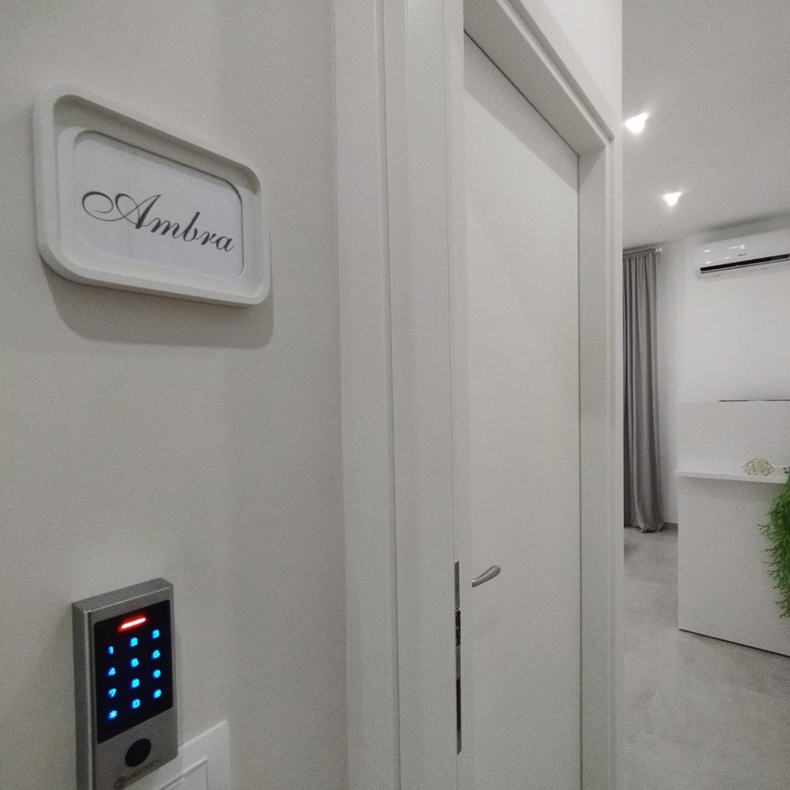 Agatha Modern Elegant Rooms Сант'Агата-ді-Мілітелло Екстер'єр фото